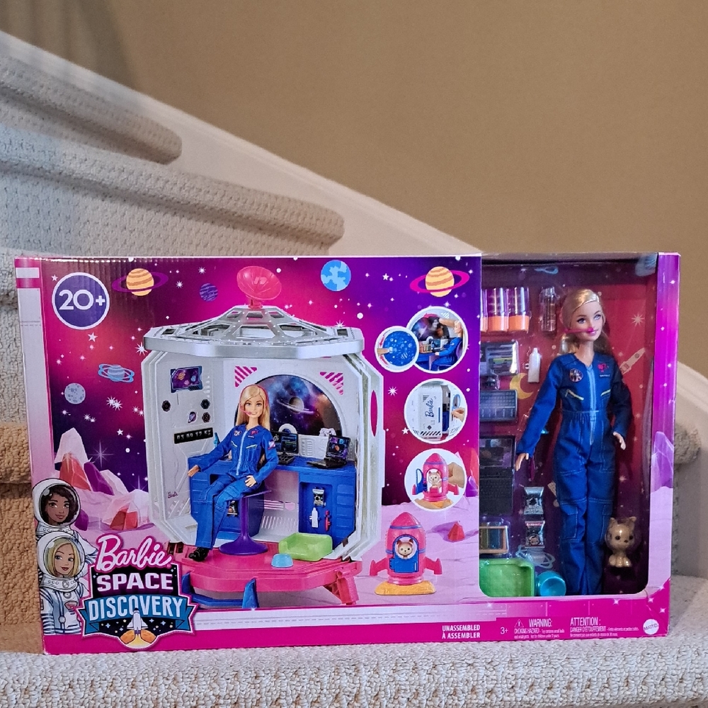 Barbie Space Discovery Space Hub  Station  Playset. Brand New.